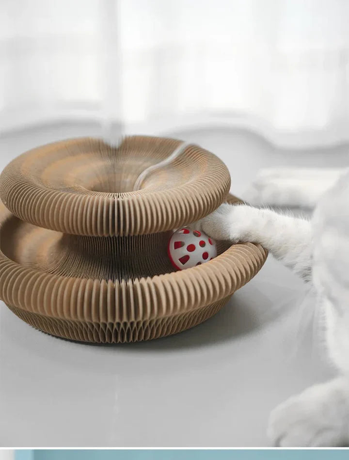 Catfri – kaķu skrāpēšanas rotaļlieta